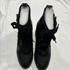 DKNY Women's Black Lace-Up Boots